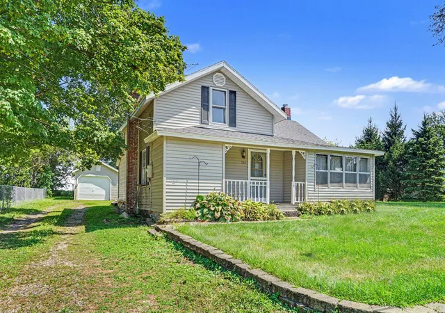Photo 3 of Single family home for sale at 703 Best St, Vicksburg, MI 49097 | MLS# 66026046151 | Listing updated on 2026-08-31