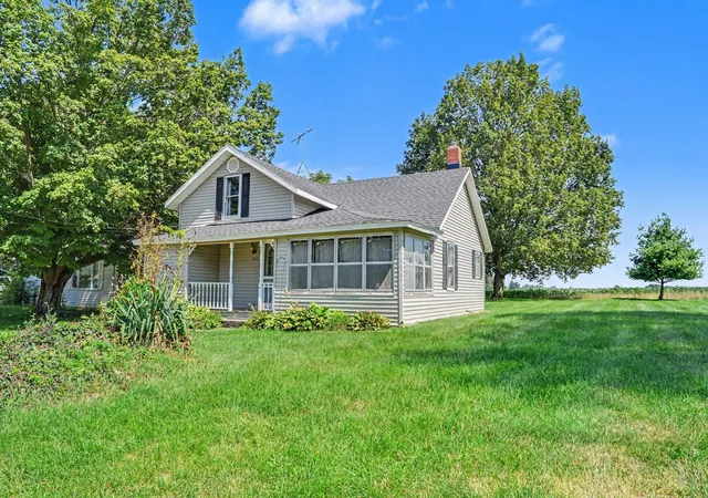 Photo 4 of Single family home for sale at 703 Best St, Vicksburg, MI 49097 | MLS# 66026046151 | Listing updated on 2026-08-31