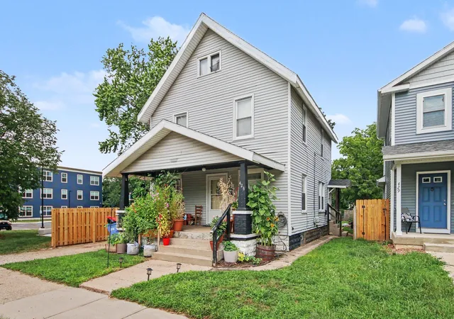 Photo 1 of Multi family home for sale at 425 Adams St SE, Grand Rapids, MI 49507 | MLS# 65026046150 | Listing updated on 2026-08-31