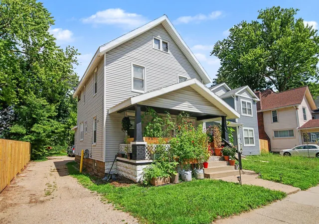 Photo 2 of Multi family home for sale at 425 Adams St SE, Grand Rapids, MI 49507 | MLS# 65026046150 | Listing updated on 2026-08-31