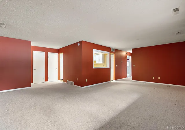 Photo 3 of Condo for sale at 4515 Gratiot Rd, Saginaw, MI 48638 | MLS# 20261069818 | Listing updated on 2026-09-01