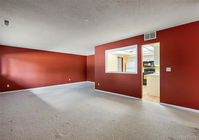 Listing Photo 4 - Condo for sale in building located at 4515 Gratiot Rd, Saginaw, MI 48638