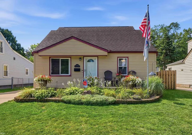Photo 1 of Sale Pending at 1308 Donald Ave, Royal Oak, MI 48073 | MLS# 58050220320 | Listing updated on 2026-09-03