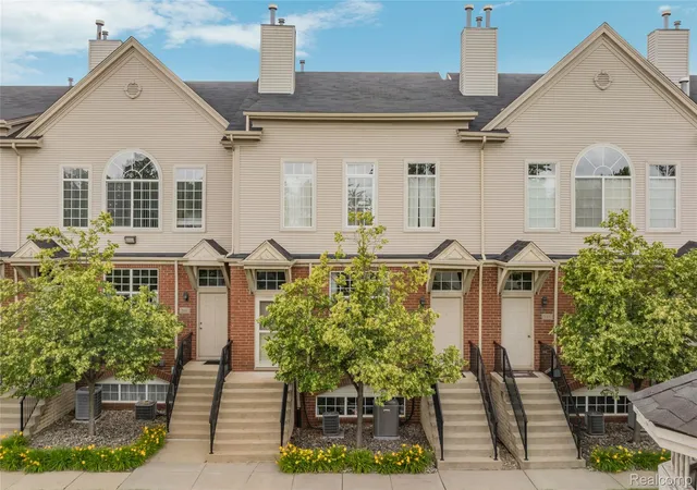 Listing Photo 3 - Condo for sale in building located at 30695 Ardmore Ct, Novi, MI 48377