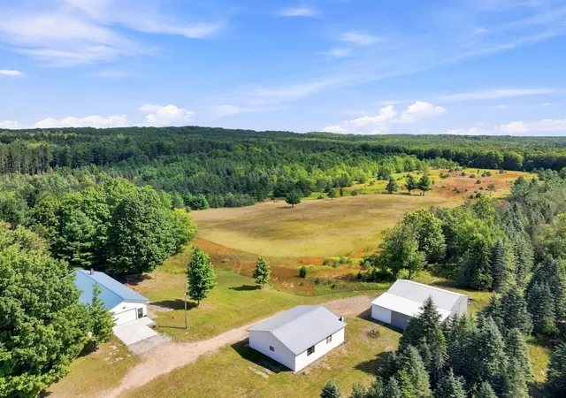 Photo 1 of Single family home for sale at 145 S 35 Road, Cadillac, MI 49601 | MLS# 78080073056 | Listing updated on 2026-09-03