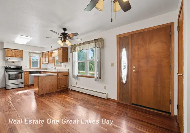 Photo 5 of Single family home for sale at 3822 Worth Rd, Pinconning, MI 48650 | MLS# 61050220324 | Listing updated on 2026-09-01