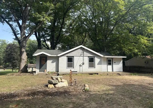 Single family home for sale at 10622 Round Lake Dr, Mecosta, MI 49332 | MLS# 72026046165