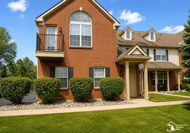 Photo 1 of Sale Pending at 23445 Williamsburg Cir, Woodhaven, MI 48183 | MLS# 57050220328 | Listing updated on 2026-09-08
