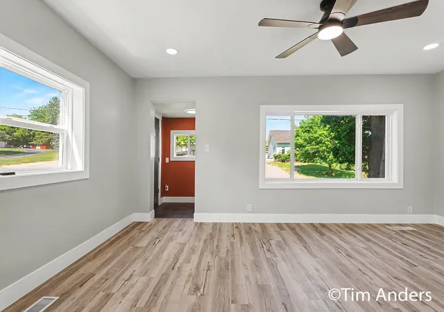 Photo 3 of Single family home for sale at 307 S East St, Saint Louis, MI 48880 | MLS# 65026046168 | Listing updated on 2026-09-09