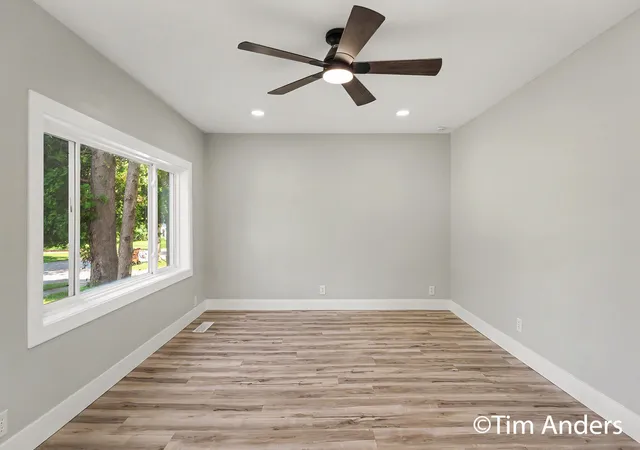 Photo 4 of Single family home for sale at 307 S East St, Saint Louis, MI 48880 | MLS# 65026046168 | Listing updated on 2026-09-09
