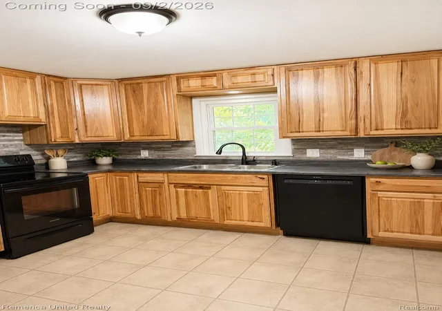 Photo 3 of Single family home for sale at 601 Morgan St, Petoskey, MI 49770 | MLS# 20261069858 | Listing updated on 2026-09-02