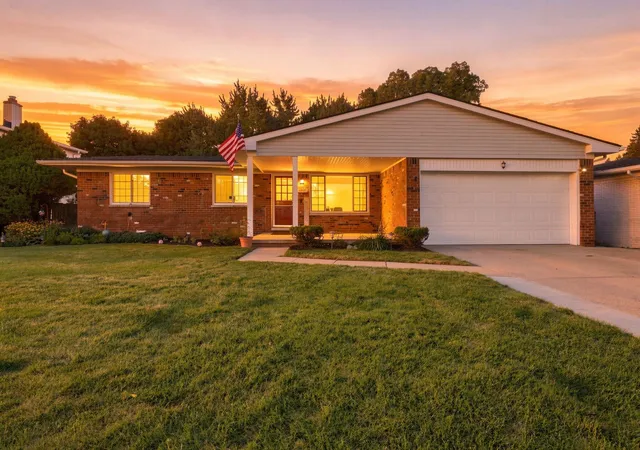 Photo 1 of Single family home for sale at 4957 Hubbard Dr, Troy, MI 48085 | MLS# 58050220331 | Listing updated on 2026-09-09