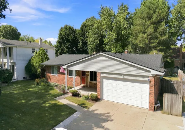 Photo 2 of Single family home for sale at 4957 Hubbard Dr, Troy, MI 48085 | MLS# 58050220331 | Listing updated on 2026-09-09