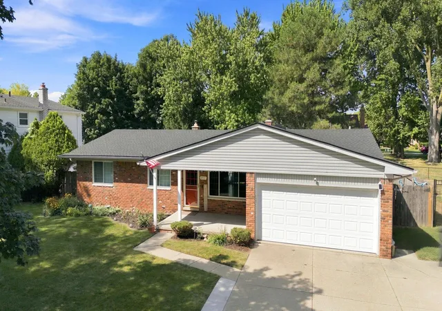 Photo 2 of Single family home for sale at 4957 Hubbard Dr, Troy, MI 48085 | MLS# 58050220331 | Listing updated on 2026-09-09