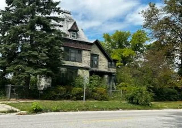 Photo 3 of Single family home for sale at 723 Sheridan Ave, Saginaw, MI 48607 | MLS# 71026046175 | Listing updated on 2026-09-01
