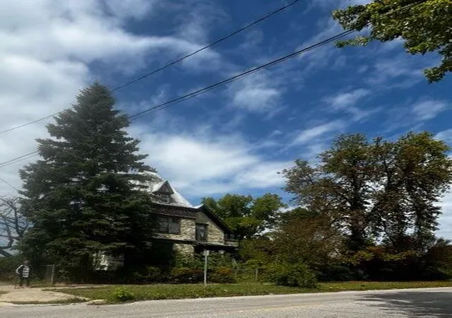 Photo 4 of Single family home for sale at 723 Sheridan Ave, Saginaw, MI 48607 | MLS# 71026046175 | Listing updated on 2026-09-01