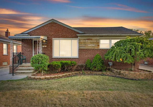 Photo 2 of Single family home for sale at 19708 California St, Saint Clair Shores, MI 48080 | MLS# 58050220334 | Listing updated on 2026-09-01