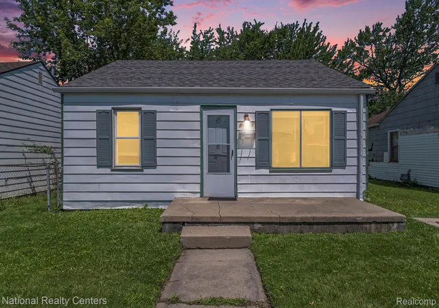 Photo 2 of Single family home for sale at 11211 Chalmers Ave, Warren, MI 48089 | MLS# 20261069871 | Listing updated on 2026-09-01