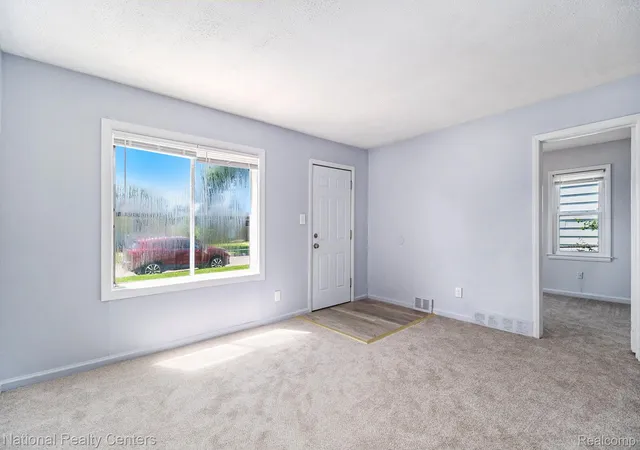 Photo 4 of Single family home for sale at 11211 Chalmers Ave, Warren, MI 48089 | MLS# 20261069871 | Listing updated on 2026-09-01