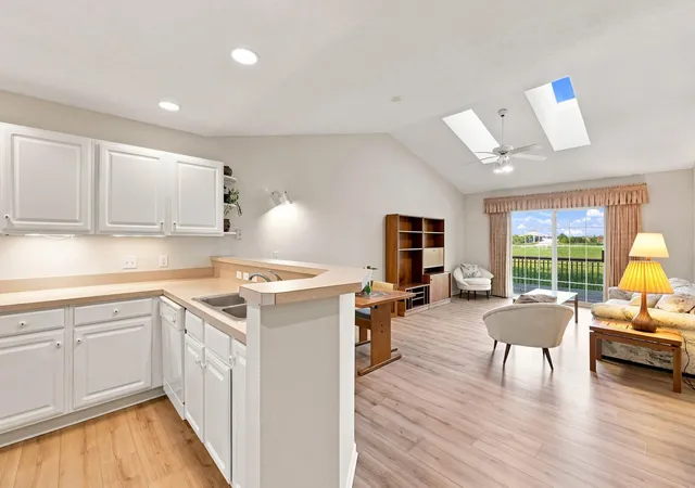 Listing Photo 4 - Condo for sale in building located at 14 W Scotts Dr, Holland, MI 49424 - Unit #11