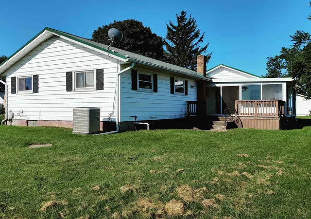 Photo 3 of Single family home for sale at 8044 E Weston Rd, Blissfield, MI 49228 | MLS# 56050220340 | Listing updated on 2026-08-31