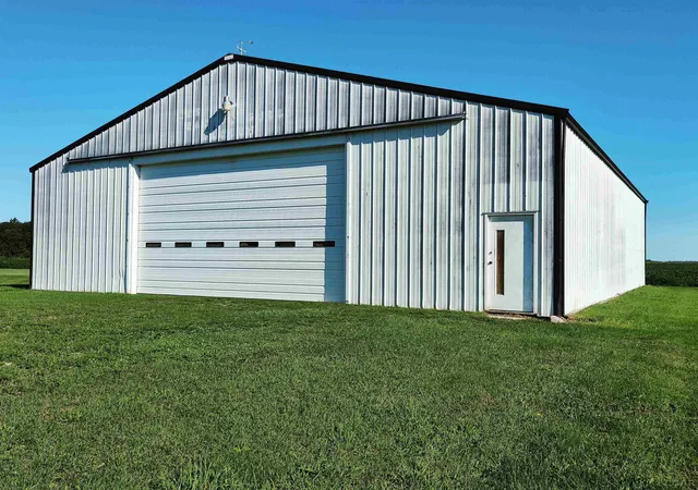 Photo 4 of Single family home for sale at 8044 E Weston Rd, Blissfield, MI 49228 | MLS# 56050220340 | Listing updated on 2026-08-31