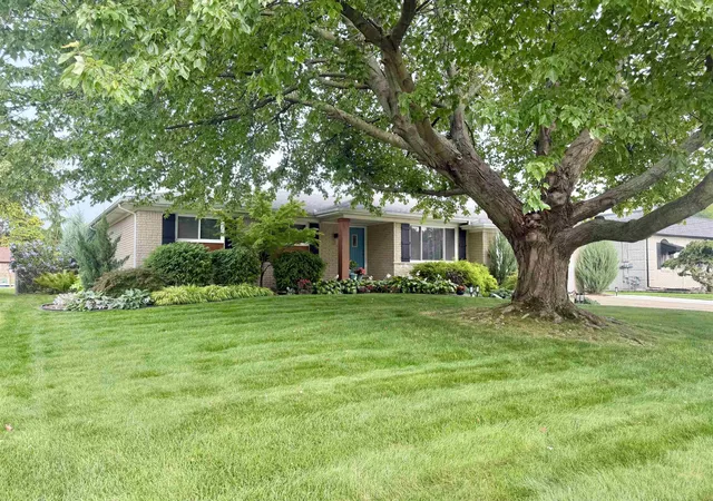 Photo 3 of Single family home for sale at 41304 Clairpointe St, Harrison Township, MI 48045 | MLS# 58050220341 | Listing updated on 2026-09-01