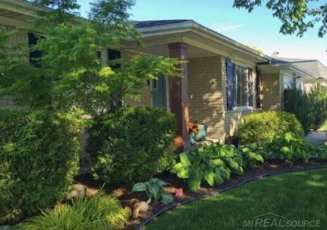 Photo 4 of Single family home for sale at 41304 Clairpointe St, Harrison Township, MI 48045 | MLS# 58050220341 | Listing updated on 2026-09-01