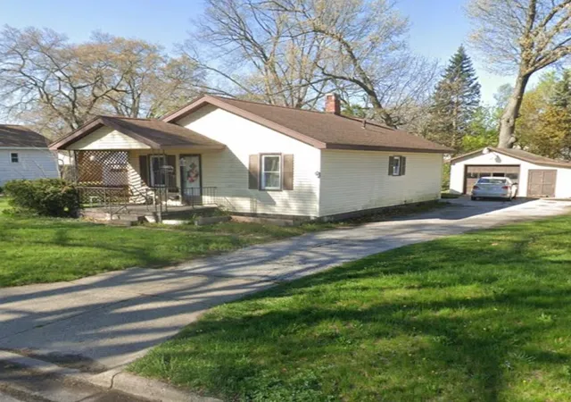 Photo 1 of Single family home for sale at 2335 Moon St, Muskegon, MI 49441 | MLS# 60050220343 | Listing updated on 2026-09-01