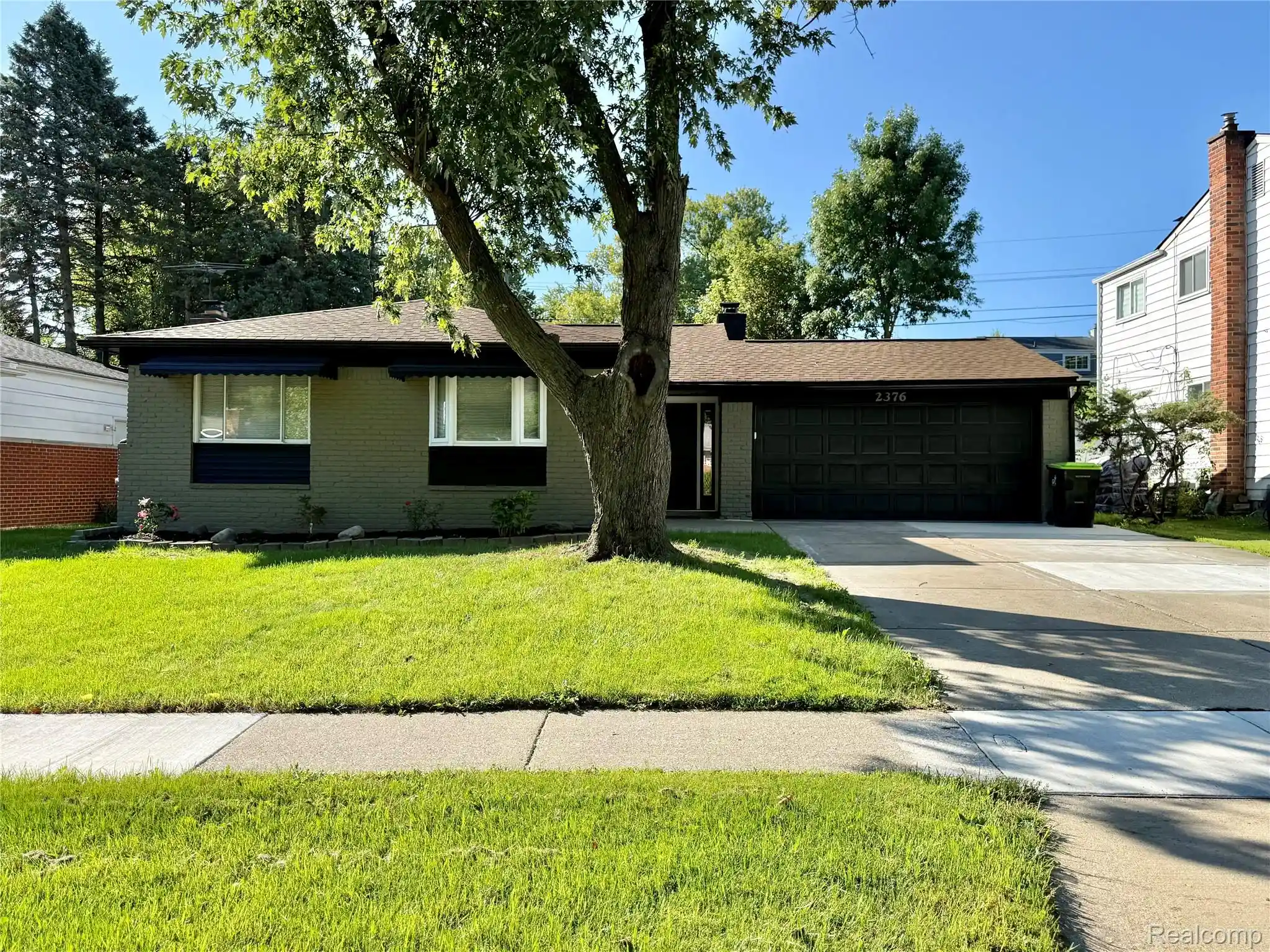 Photo 1 of Single family home for sale at 2376 Hempstead Rd, Auburn Hills, MI 48326 | MLS# 20261069916 | Listing updated on 2026-10-12