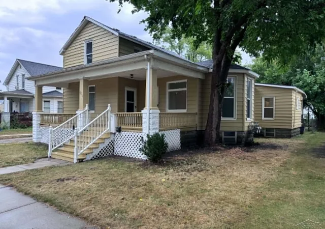 Listing Photo 3 - Condo for sale in building located at 504 N Monroe St, Bay City, MI 48708
