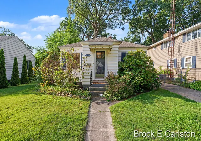 Photo 1 of Sale Pending at 2315 Harding Ave, Muskegon, MI 49441 | MLS# 71026046195 | Listing updated on 2026-09-08