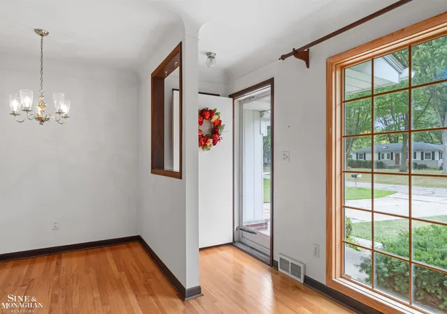 Photo 3 of Single family home for sale at 28444 Kirkside Ln, Farmington Hills, MI 48334 | MLS# 58050220354 | Listing updated on 2026-09-03