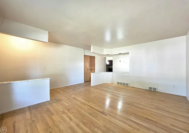 Photo 4 of Single family home for sale at 27260 Newport Dr, Warren, MI 48088 | MLS# 58050220357 | Listing updated on 2026-09-04