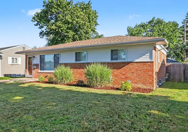 Photo 3 of Single family home for sale at 4813 Lutz Dr, Warren, MI 48092 | MLS# 81026046205 | Listing updated on 2026-09-10
