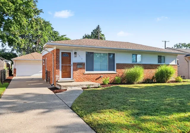 Photo 3 of Single family home for sale at 4813 Lutz Dr, Warren, MI 48092 | MLS# 81026046205 | Listing updated on 2026-09-10