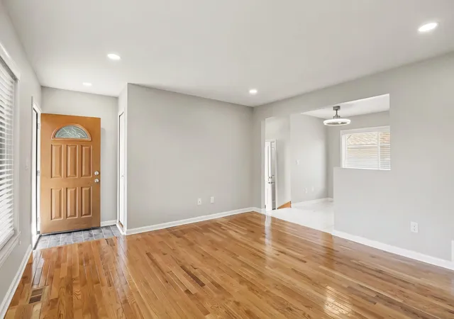 Photo 4 of Single family home for sale at 4813 Lutz Dr, Warren, MI 48092 | MLS# 81026046205 | Listing updated on 2026-09-10