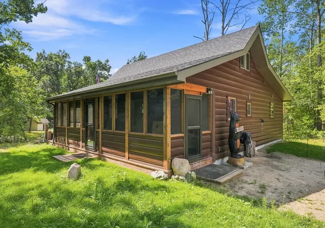 Photo 5 of Single family home for sale at 9909 W Lotan Rd, Lake City, MI 49651 | MLS# 78080073065 | Listing updated on 2026-09-03