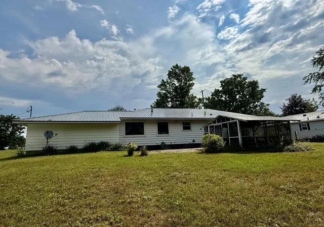 Photo 2 of Single family home for sale at 409 N Front St, Lake City, MI 49651 | MLS# 78080073067 | Listing updated on 2026-09-13