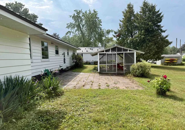 Photo 3 of Single family home for sale at 409 N Front St, Lake City, MI 49651 | MLS# 78080073067 | Listing updated on 2026-09-13