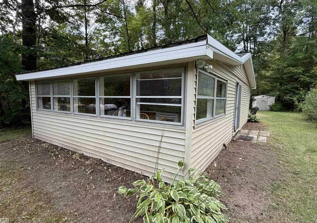 Photo 2 of Single family home for sale at 4875 Highland Ct, Harrison, MI 48625 | MLS# 58050220366 | Listing updated on 2026-09-07