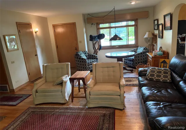 Photo 3 of Single family home for sale at 806 S Oakland St, Saint Johns, MI 48879 | MLS# 20261069989 | Listing updated on 2026-09-25