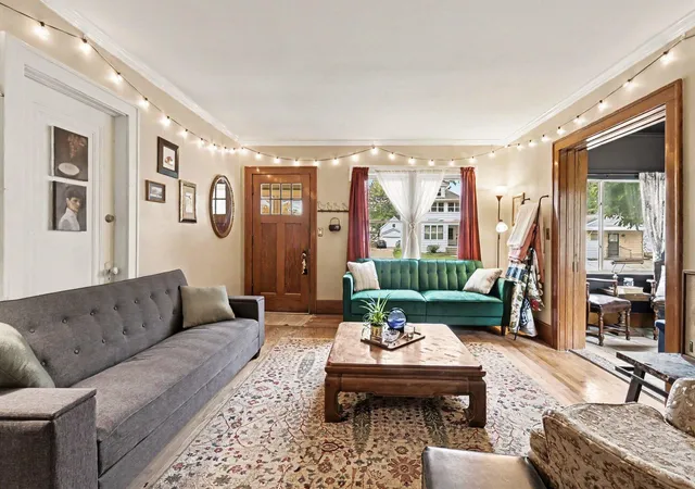 Photo 3 of Single family home for sale at 717 Union St, Jackson, MI 49203 | MLS# 55026046227 | Listing updated on 2026-09-01