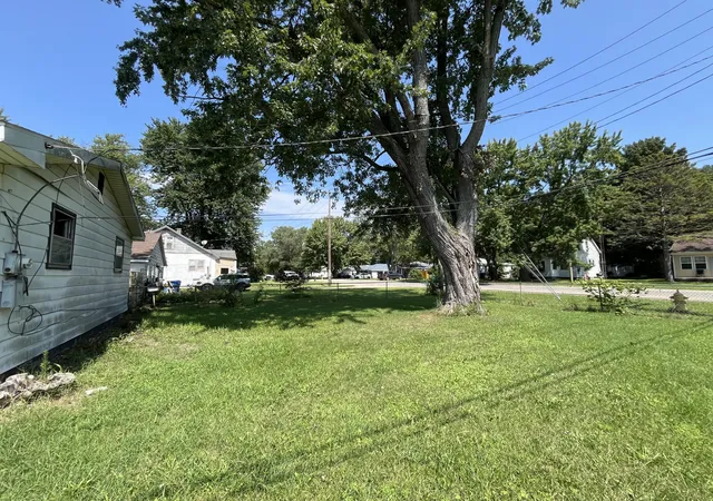 Photo 10 of Single family home for sale at 1055 Maynard Dr, Benton Harbor, MI 49022 | MLS# 69026046232 | Listing updated on 2026-08-31