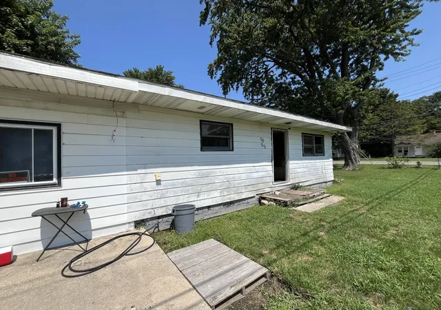 Photo 2 of Single family home for sale at 1055 Maynard Dr, Benton Harbor, MI 49022 | MLS# 69026046232 | Listing updated on 2026-08-31