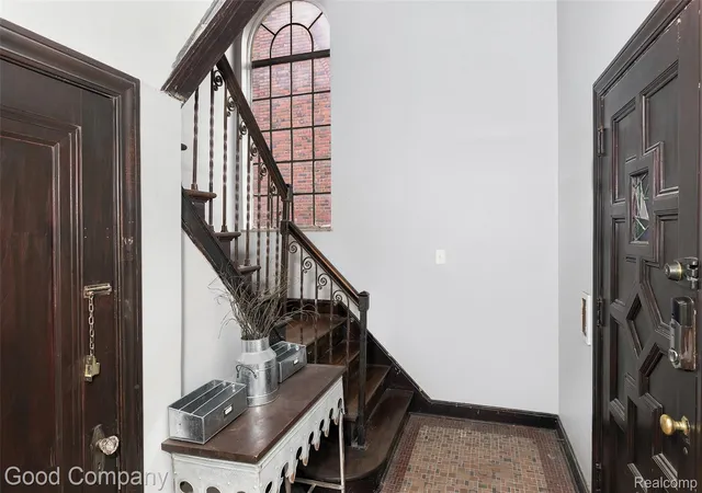 Listing Photo 5 - Condo for sale in building located at 16910 La Salle Ave, Detroit, MI 48219