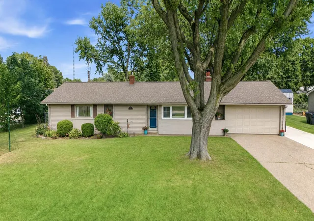 Photo 1 of Sale Pending at 2813 E Hanley Rd, Saint Joseph, MI 49085 | MLS# 69026046246 | Listing updated on 2026-09-28