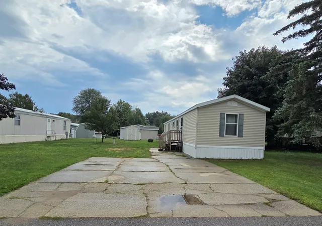 Photo 1 of Single family home for sale at 111 Maple Ct, Muskegon, MI 49445 | MLS# 71026046244 | Listing updated on 2026-09-14