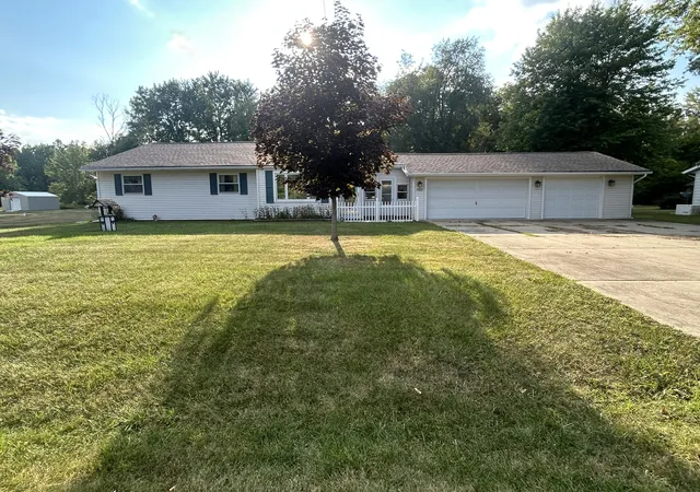 Photo 2 of Single family home for sale at 7223 15 1/2 Mile Rd, Marshall, MI 49068 | MLS# 62026046248 | Listing updated on 2026-09-12