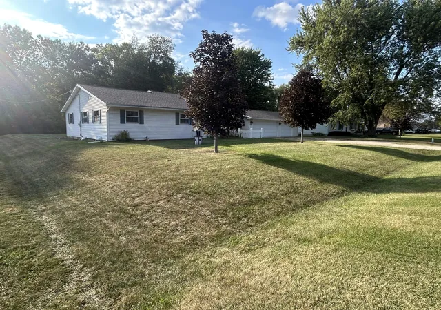 Photo 3 of Single family home for sale at 7223 15 1/2 Mile Rd, Marshall, MI 49068 | MLS# 62026046248 | Listing updated on 2026-09-12